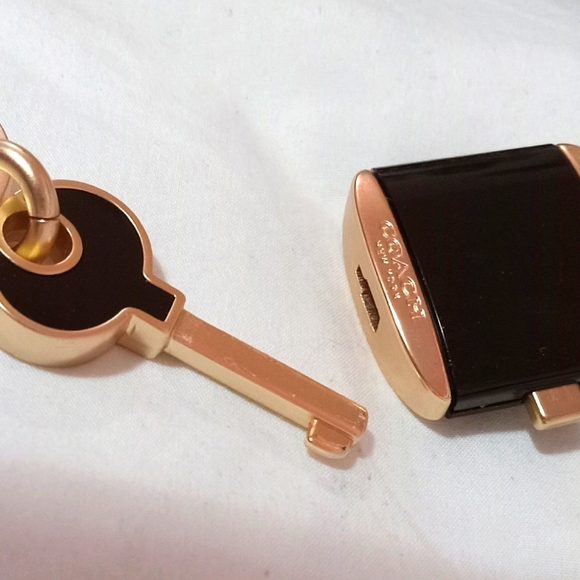 Coach Lock & Key Bagcharm/Keychain - Picture 10 of 12